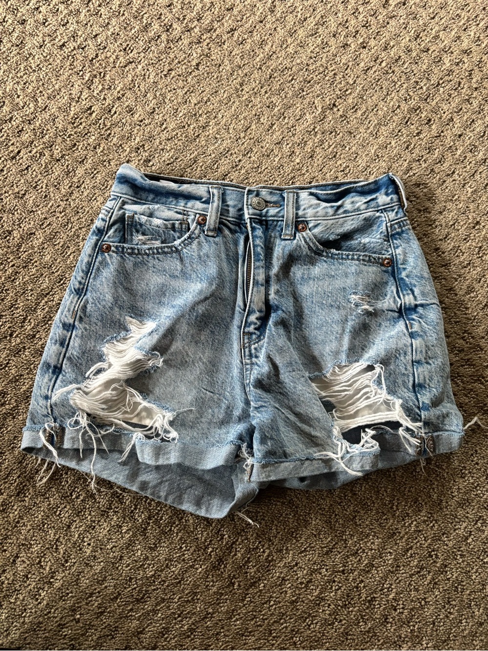 American Eagle Women’s Distressed Light Wash Mom Denim Short